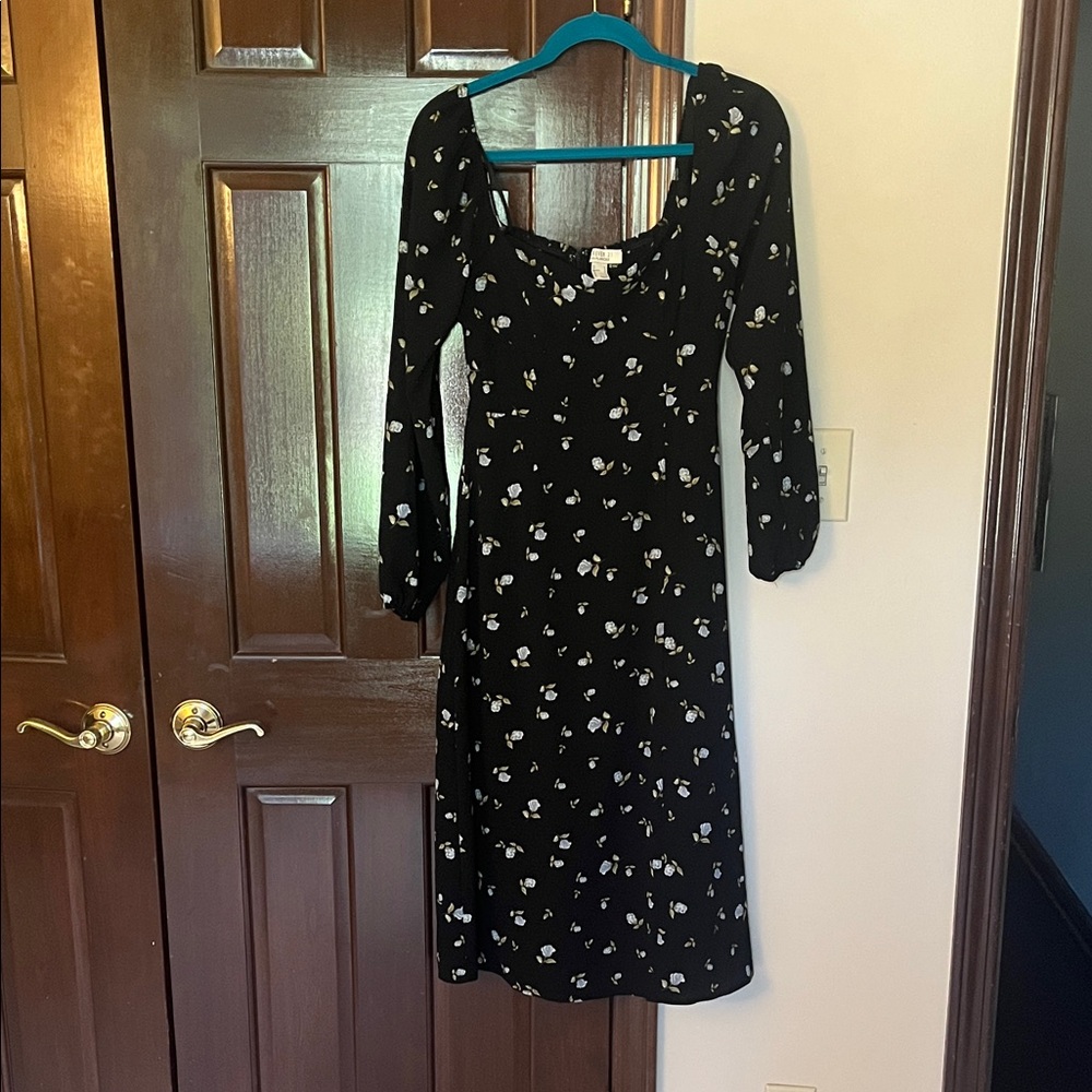 Forever 21 Black Floral Long Sleeve Dress